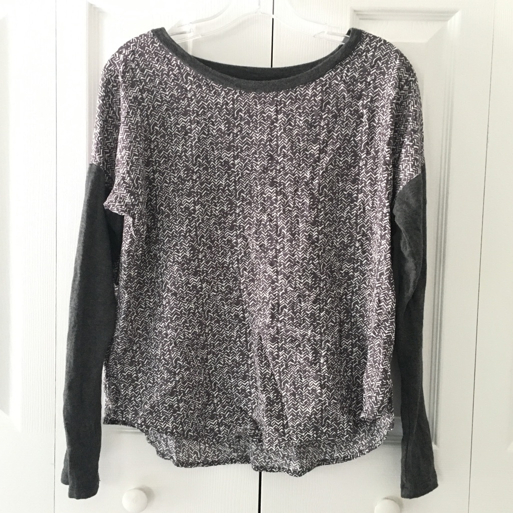 Women's Gray And White Top